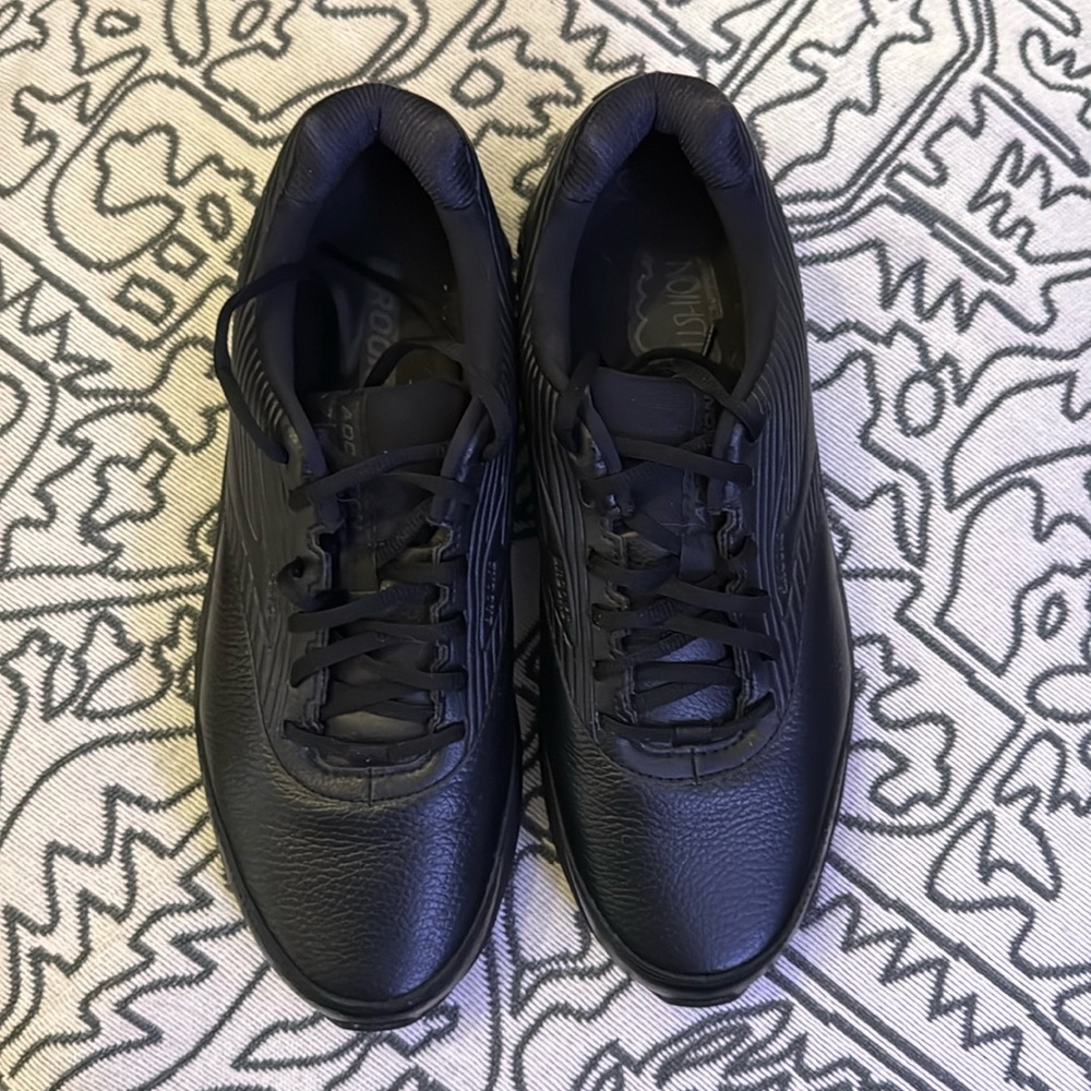 Brooks Addiction Walker 2, Men’s shoes. Worn twice.